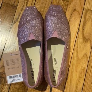 NWT Toms Women’s Classic